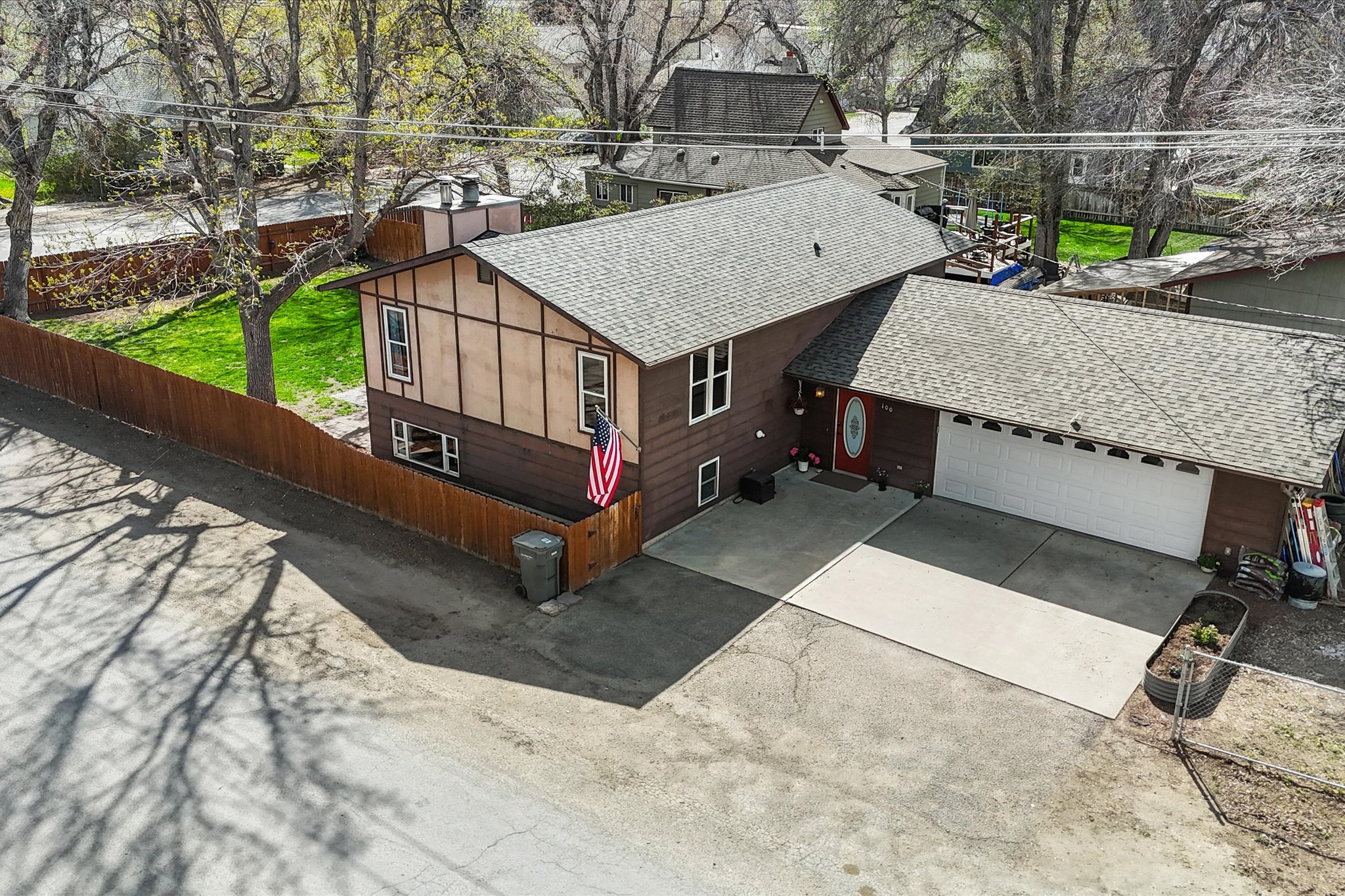 100 N Thurman Avenue