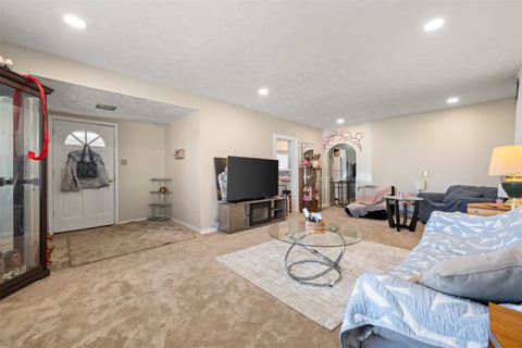 Tiny photo for 605 Walnut Street, Anaconda, MT 59711 (MLS # 30069646)