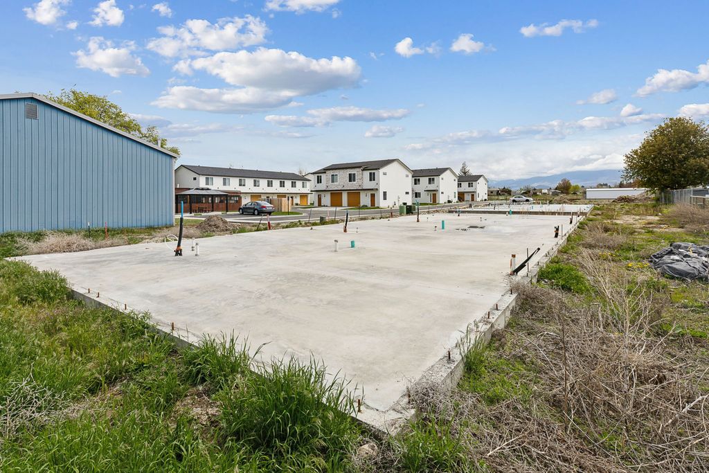 Photo of 201, 203,205, 207 Amusement Avenue, Hamilton, MT 59840 (MLS # 30064982)