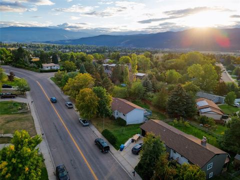 Photo of 5611 Hillview Way, Missoula, MT 59803 (MLS # 30063502)