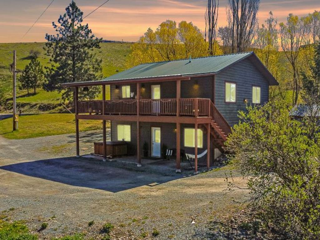 Photo of 125 Spring Lane, Eureka, MT 59917 (MLS # 30067233)