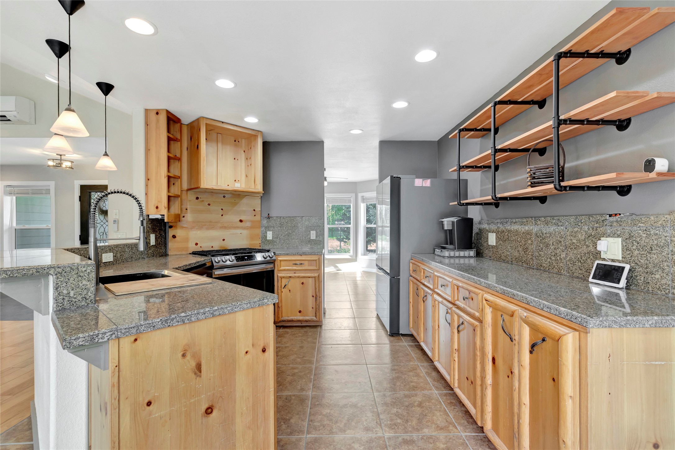 Superior, Montana 59872, United States, 5 Bedrooms Bedrooms, ,3 BathroomsBathrooms,Residential,Pending,49835