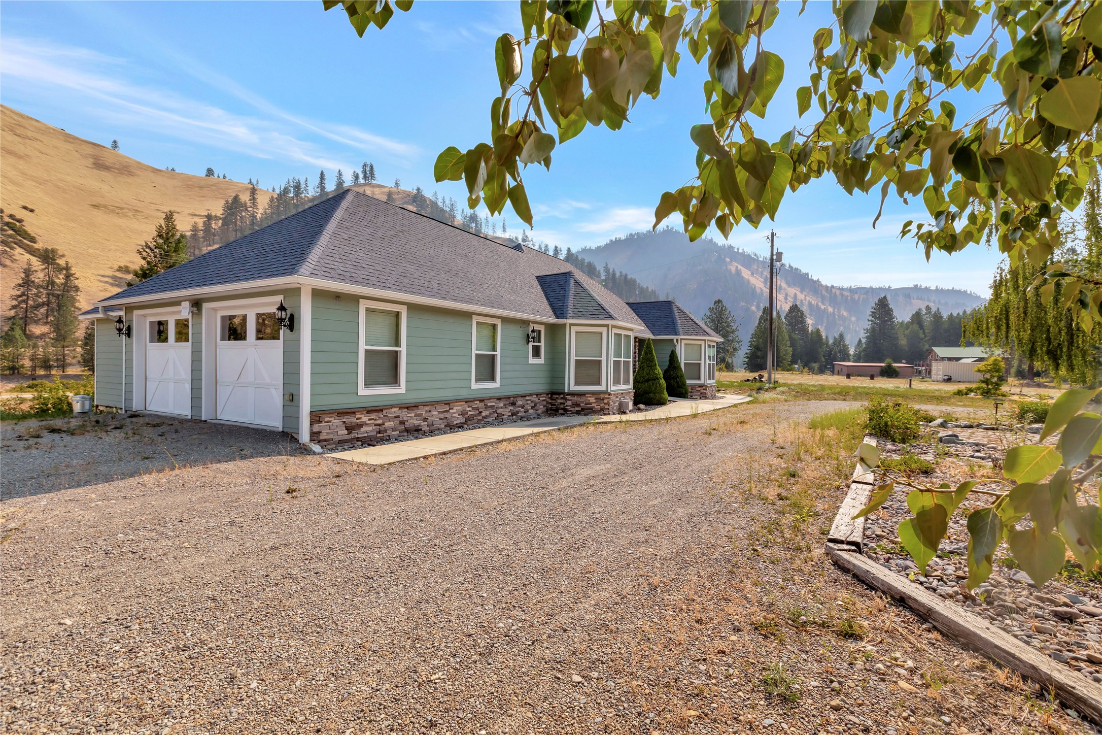 Superior, Montana 59872, United States, 5 Bedrooms Bedrooms, ,3 BathroomsBathrooms,Residential,Pending,49835