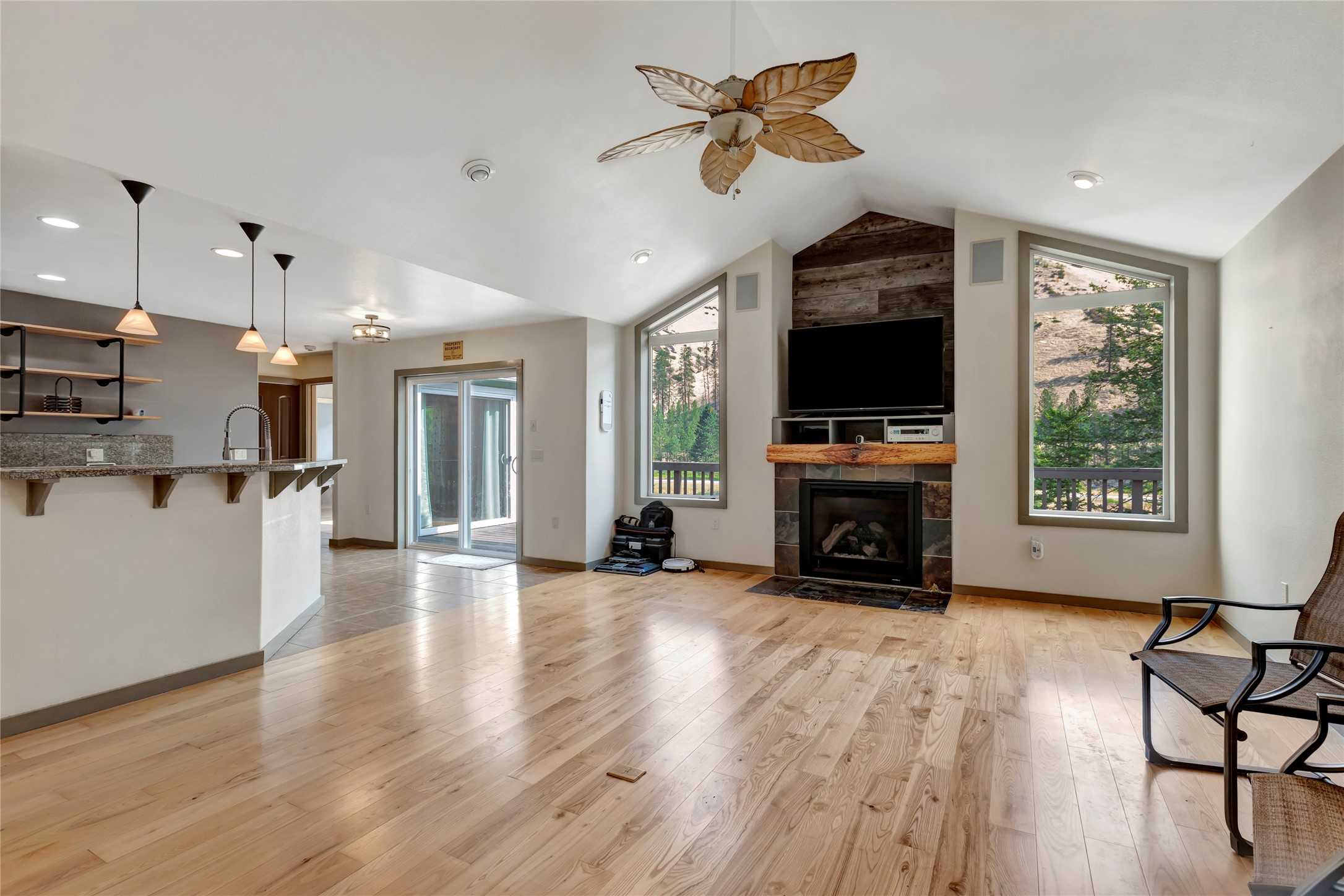 Superior, Montana 59872, United States, 5 Bedrooms Bedrooms, ,3 BathroomsBathrooms,Residential,Pending,49835