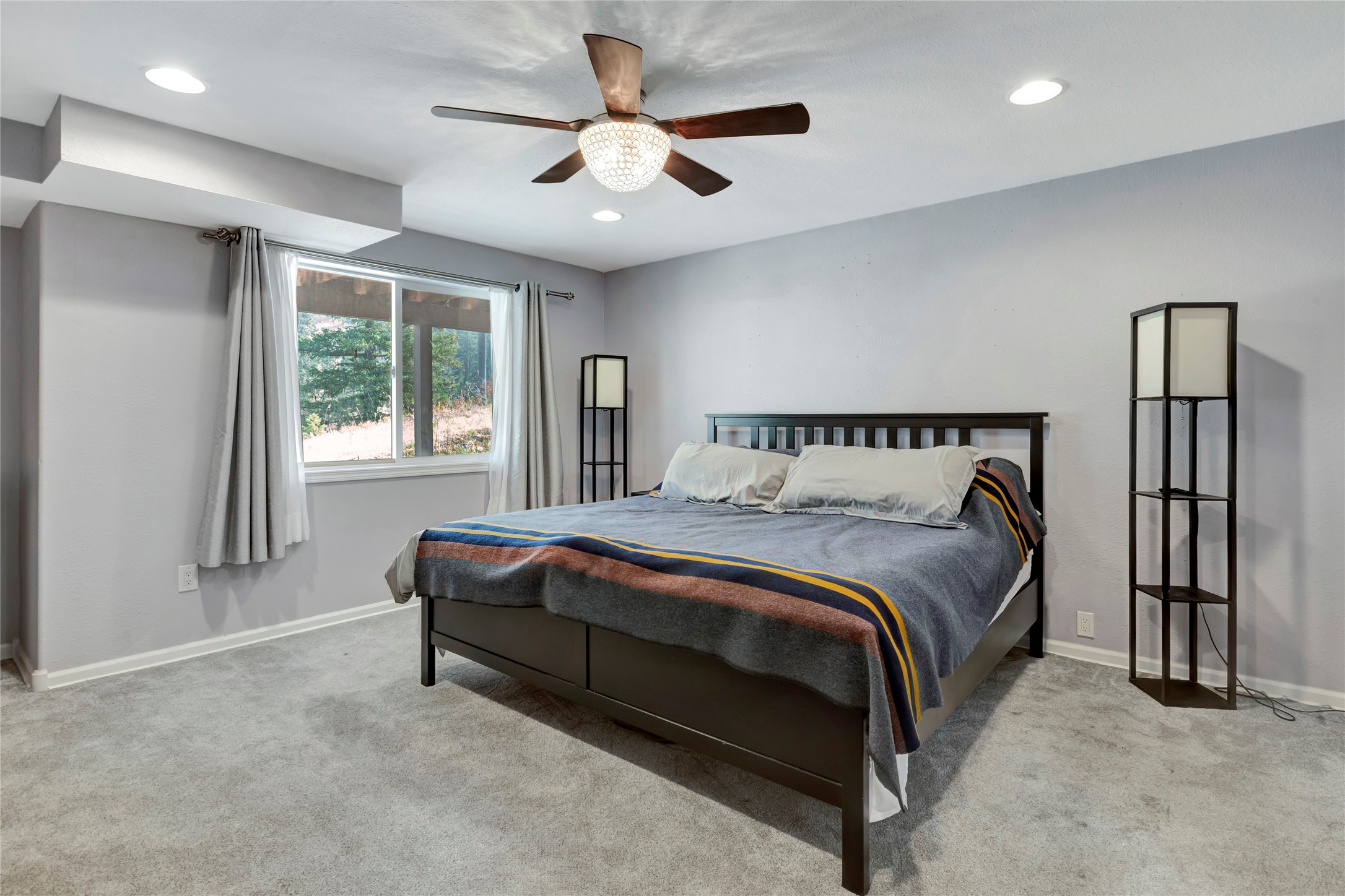 Superior, Montana 59872, United States, 5 Bedrooms Bedrooms, ,3 BathroomsBathrooms,Residential,Pending,49835