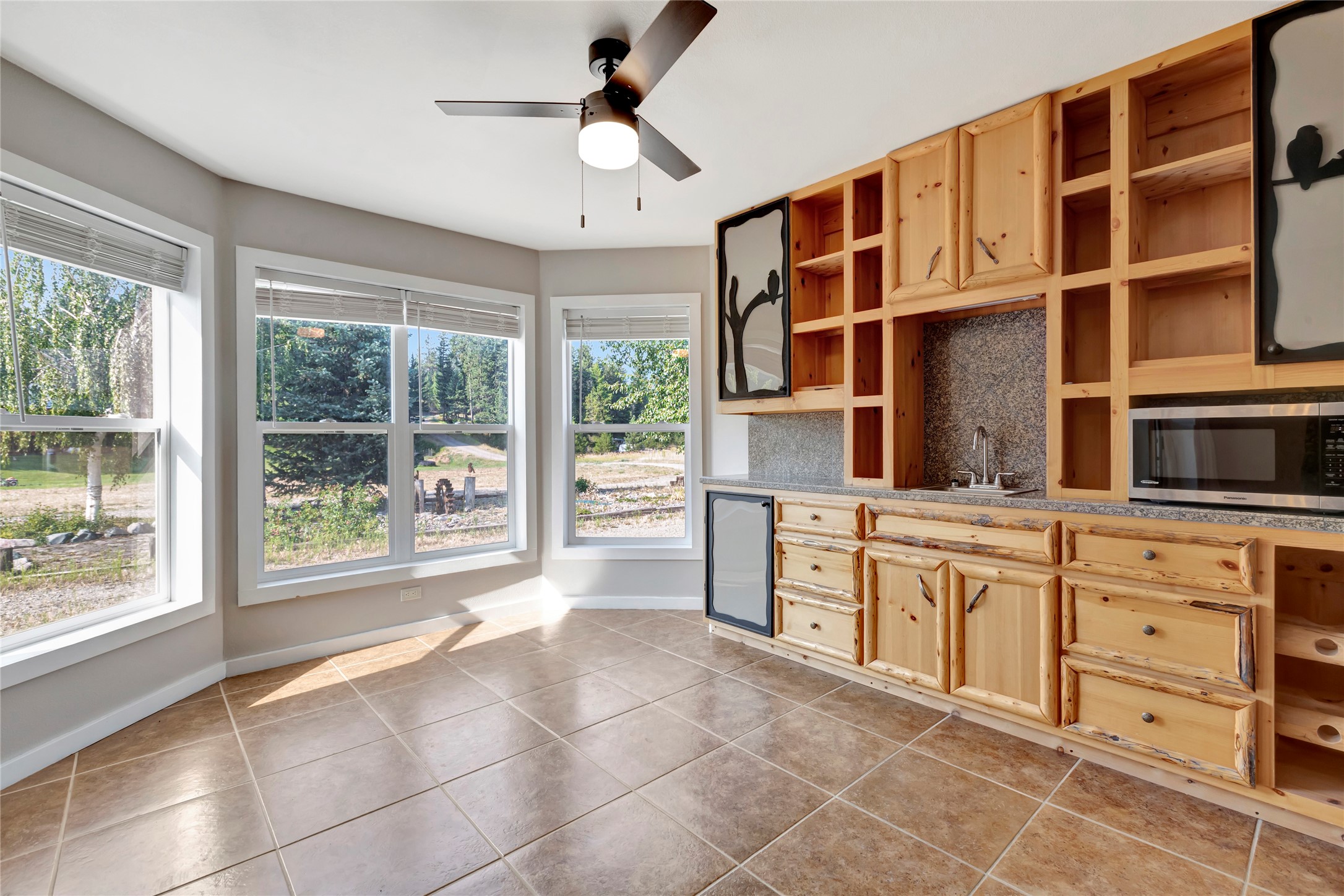 Superior, Montana 59872, United States, 5 Bedrooms Bedrooms, ,3 BathroomsBathrooms,Residential,Pending,49835