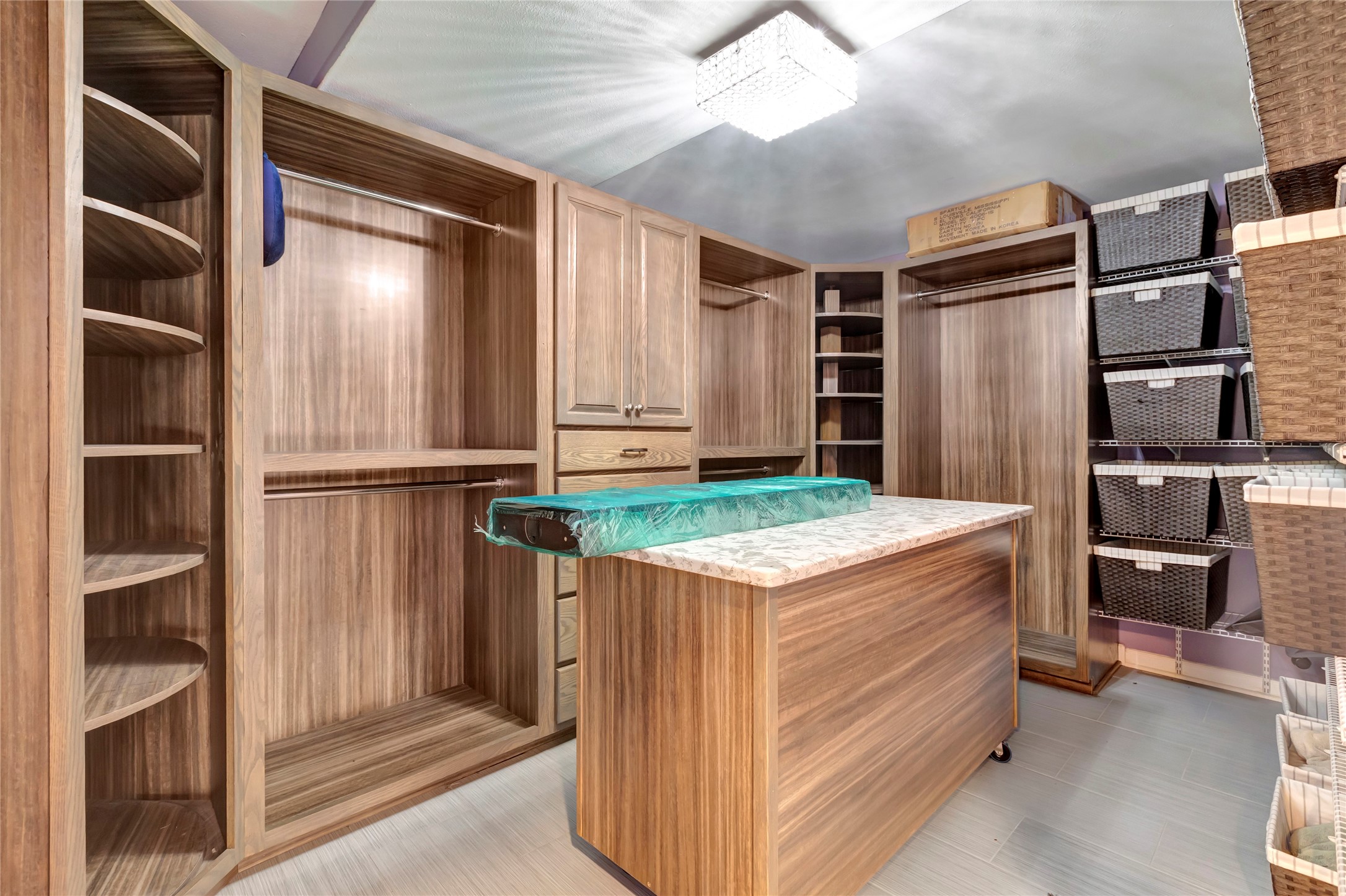 Superior, Montana 59872, United States, 5 Bedrooms Bedrooms, ,3 BathroomsBathrooms,Residential,Pending,49835