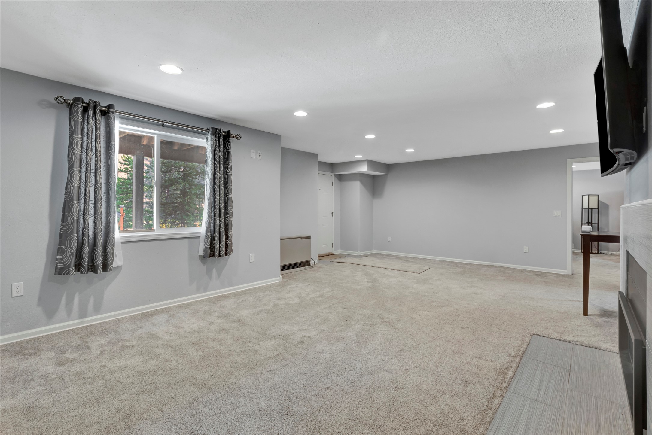 Superior, Montana 59872, United States, 5 Bedrooms Bedrooms, ,3 BathroomsBathrooms,Residential,Pending,49835