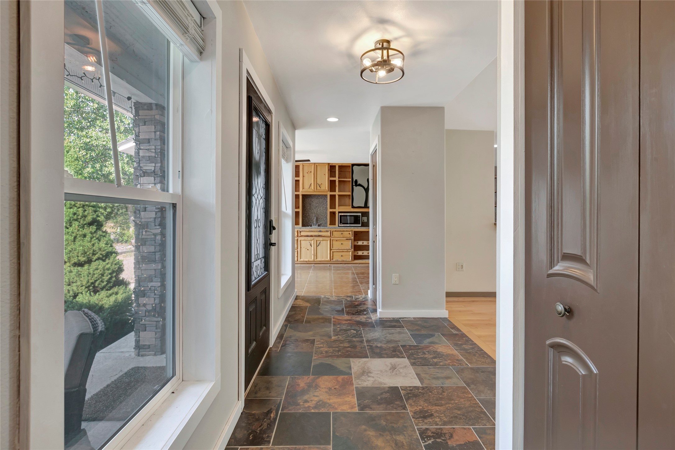 Superior, Montana 59872, United States, 5 Bedrooms Bedrooms, ,3 BathroomsBathrooms,Residential,Pending,49835