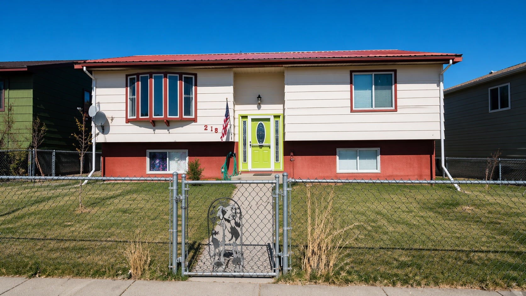 218 5th Avenue NE