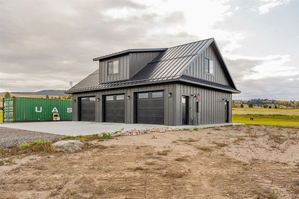 Photo of 1013 Majestic Pine Place, Stevensville, MT 59870 (MLS # 30060100)