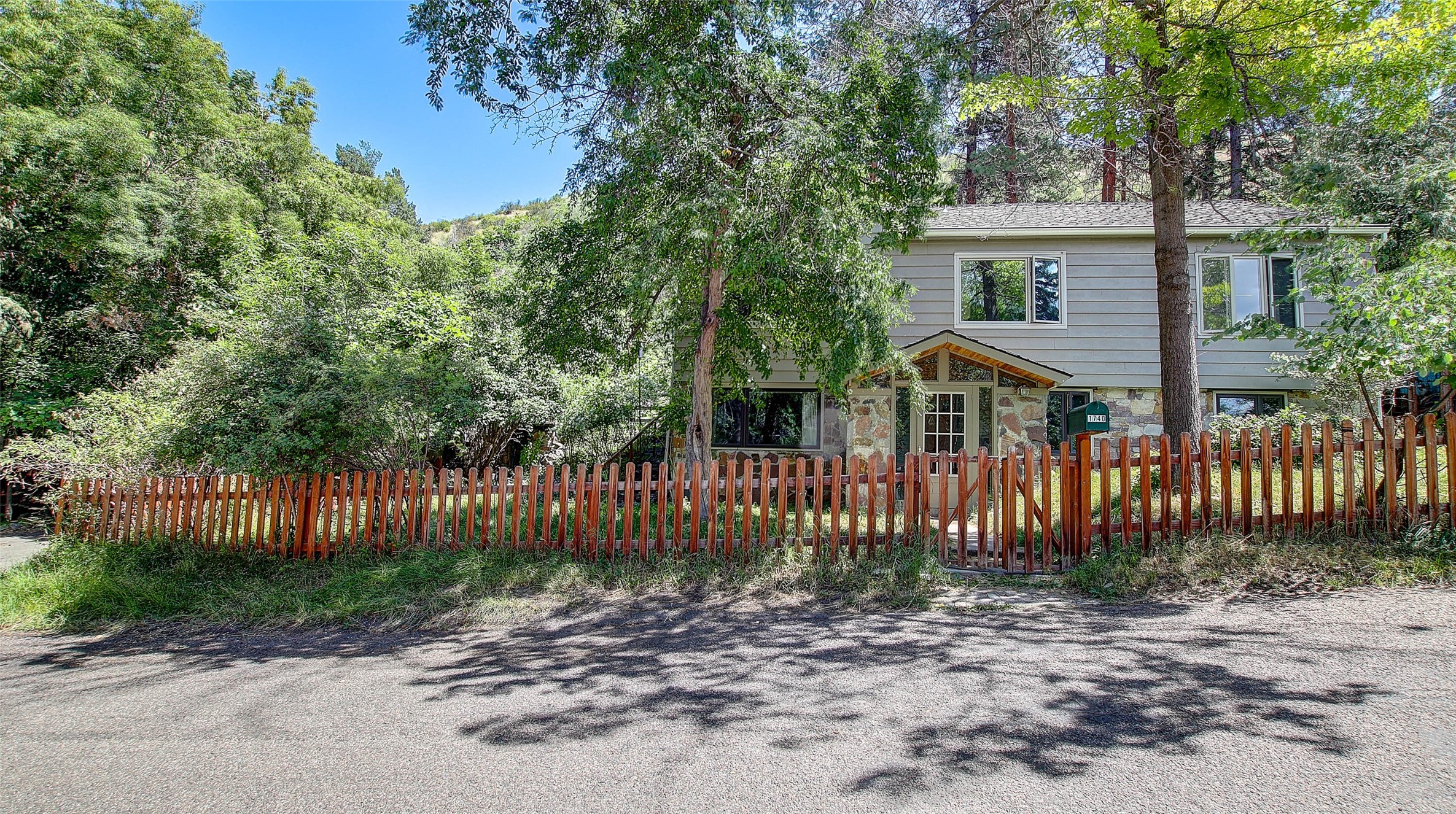 Missoula, Montana 59801, United States, 4 Bedrooms Bedrooms, ,2 BathroomsBathrooms,Residential,Pending,52360