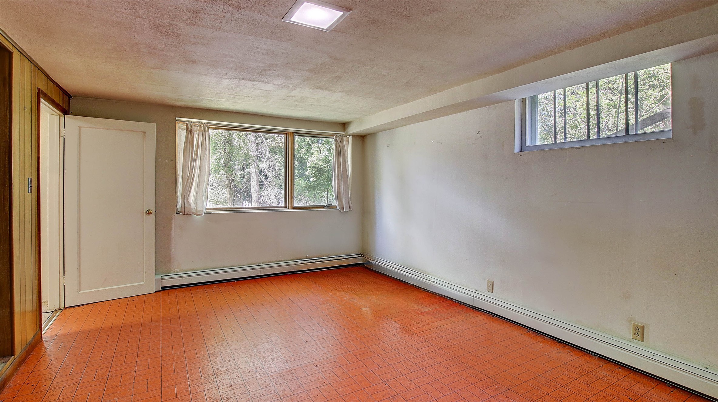 Missoula, Montana 59801, United States, 4 Bedrooms Bedrooms, ,2 BathroomsBathrooms,Residential,Pending,52360