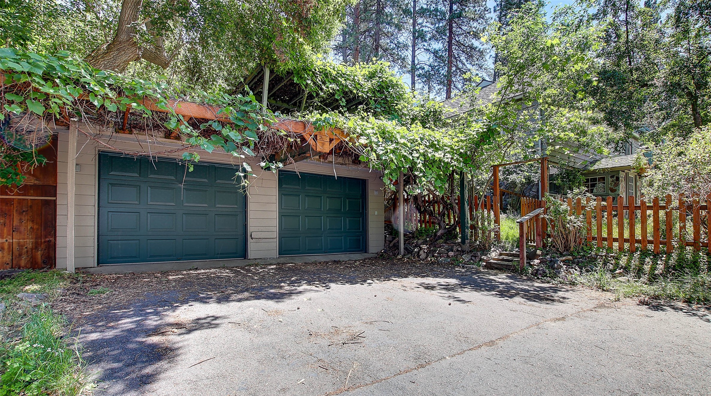 Missoula, Montana 59801, United States, 4 Bedrooms Bedrooms, ,2 BathroomsBathrooms,Residential,Pending,52360