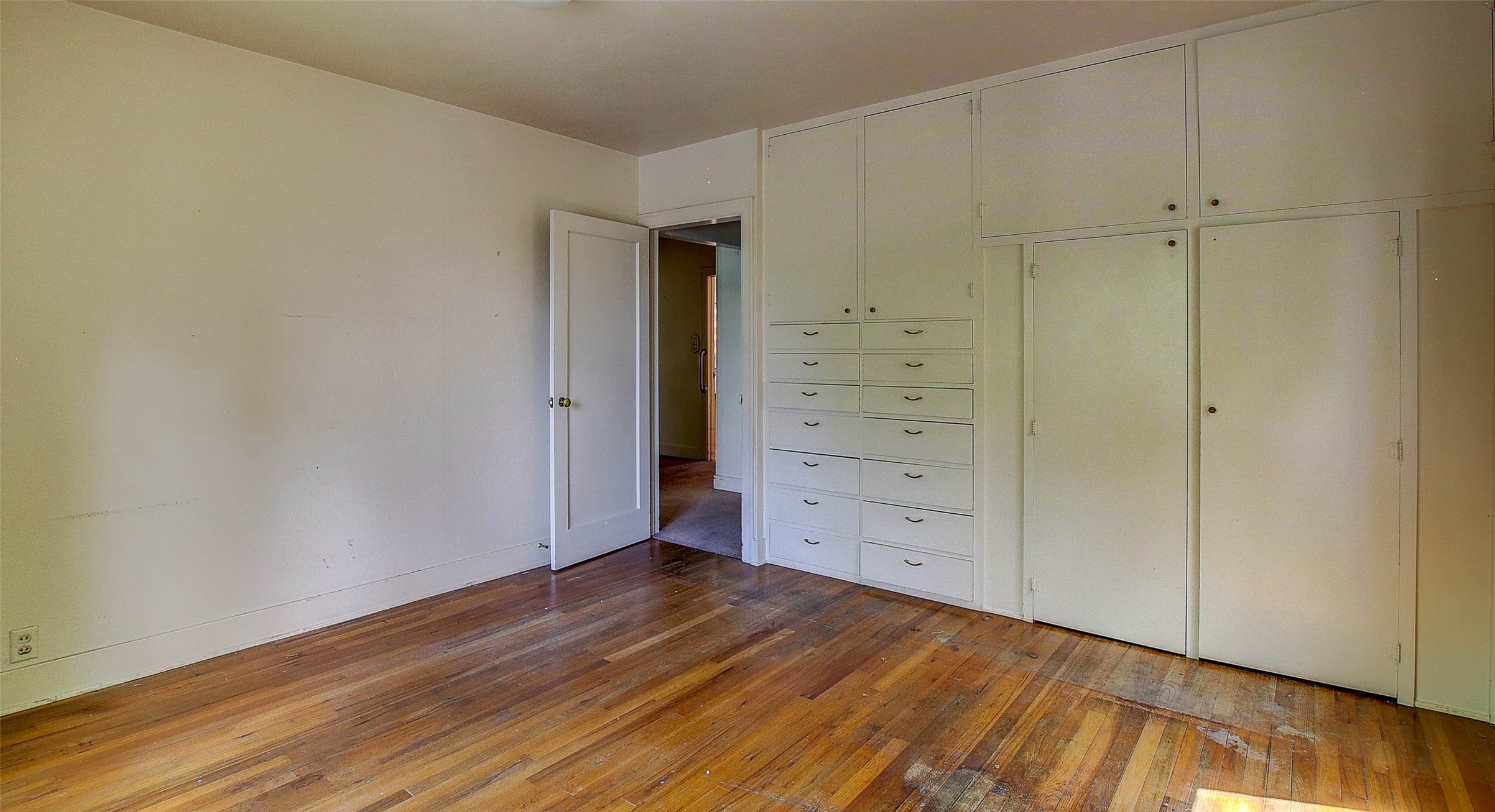 Missoula, Montana 59801, United States, 4 Bedrooms Bedrooms, ,2 BathroomsBathrooms,Residential,Pending,52360