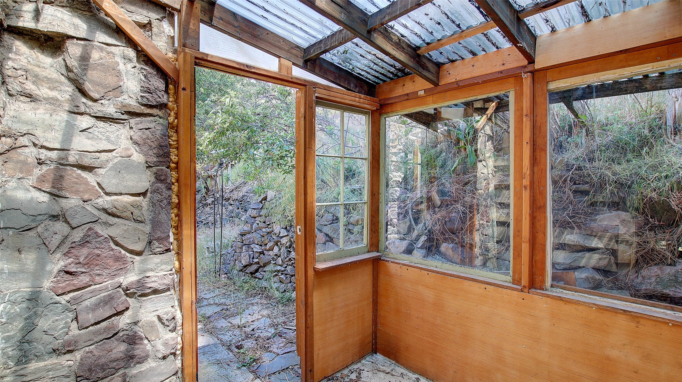 Missoula, Montana 59801, United States, 4 Bedrooms Bedrooms, ,2 BathroomsBathrooms,Residential,Pending,52360