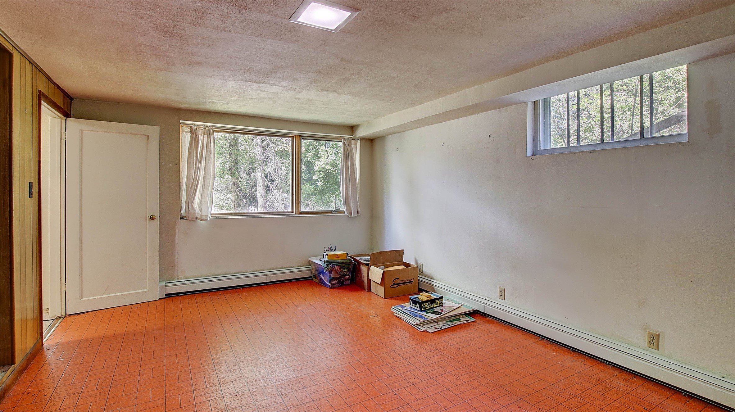 Missoula, Montana 59801, United States, 4 Bedrooms Bedrooms, ,2 BathroomsBathrooms,Residential,Pending,52360