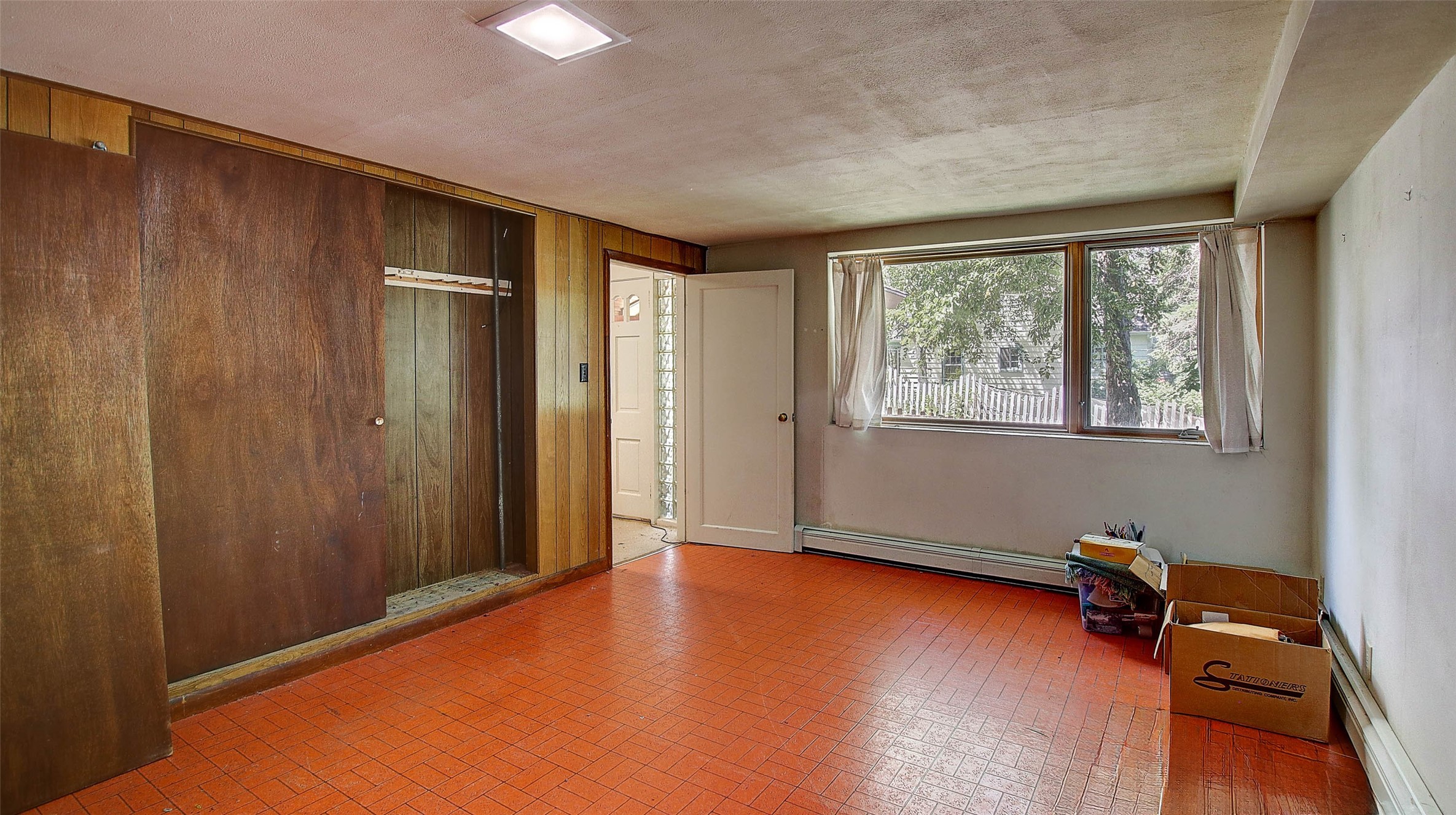 Missoula, Montana 59801, United States, 4 Bedrooms Bedrooms, ,2 BathroomsBathrooms,Residential,Pending,52360