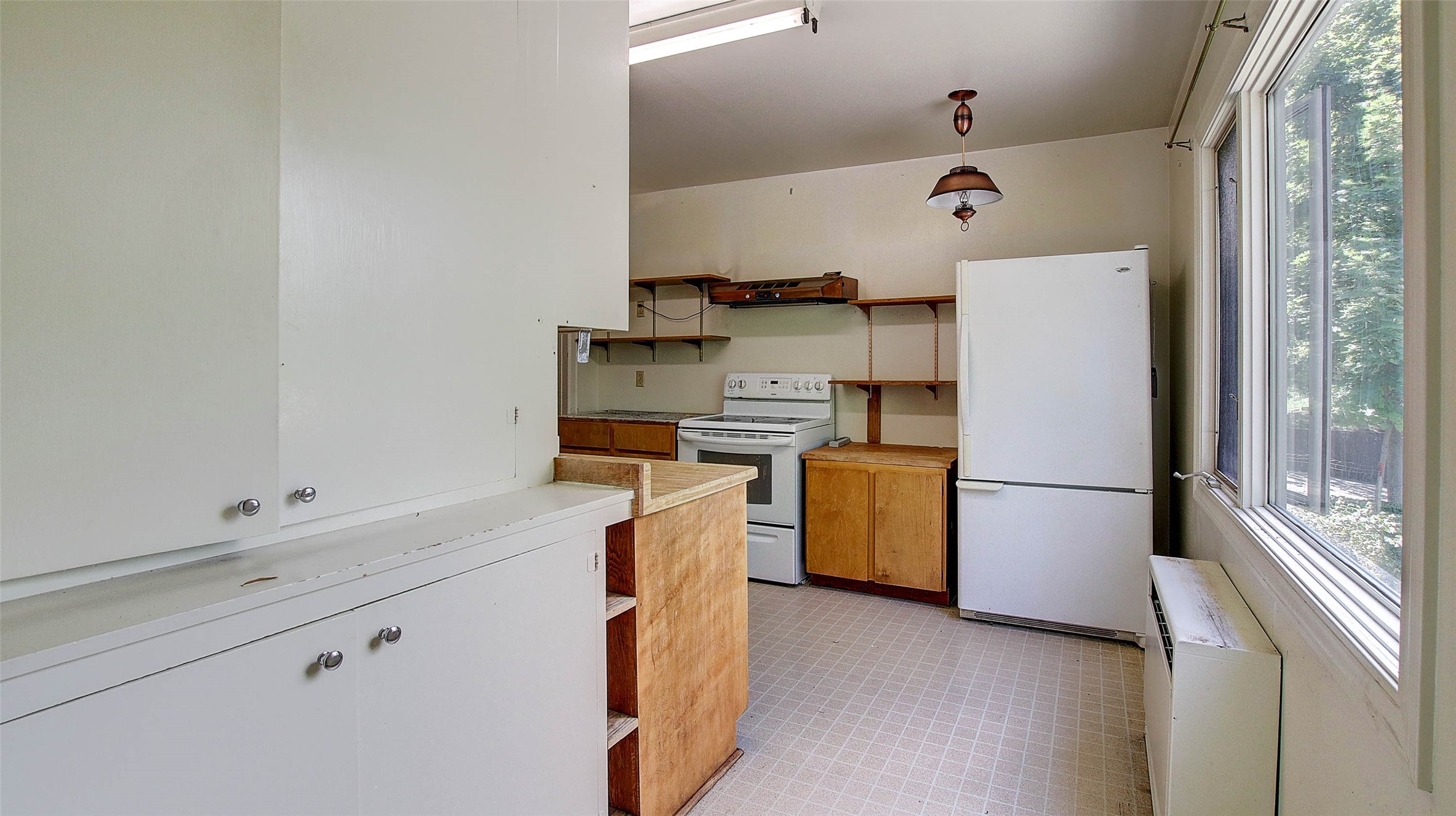 Missoula, Montana 59801, United States, 4 Bedrooms Bedrooms, ,2 BathroomsBathrooms,Residential,Pending,52360