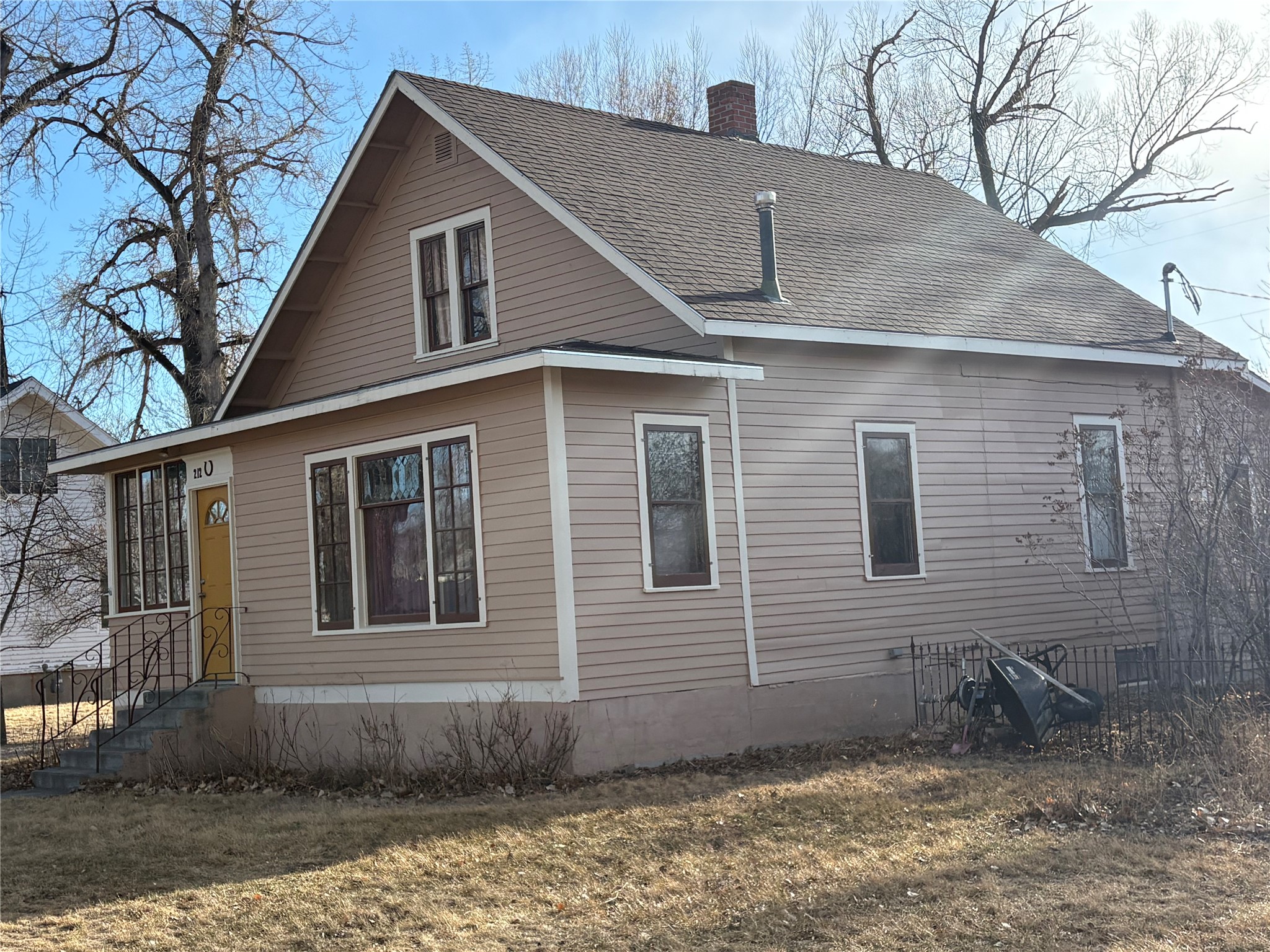 212 4th Ave NE 4th Avenue NE