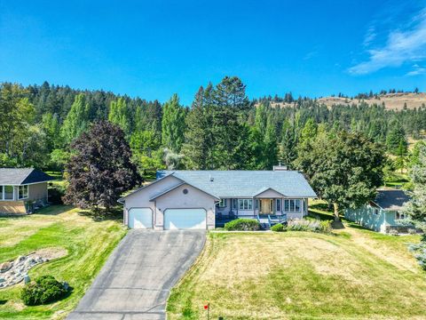 Photo of 214 Lakeshore Drive, Kalispell, MT 59901 (MLS # 30057384)