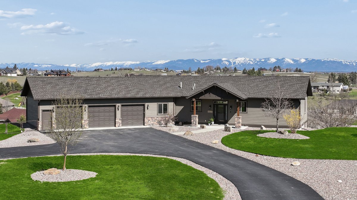 111 Double Eagle Court