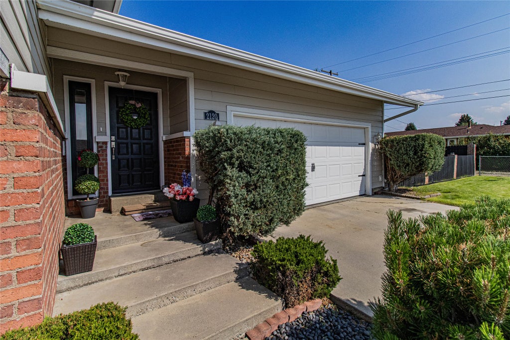 Photo of 2120 Gladstone Avenue, Butte, MT 59701 (MLS # 30076328)
