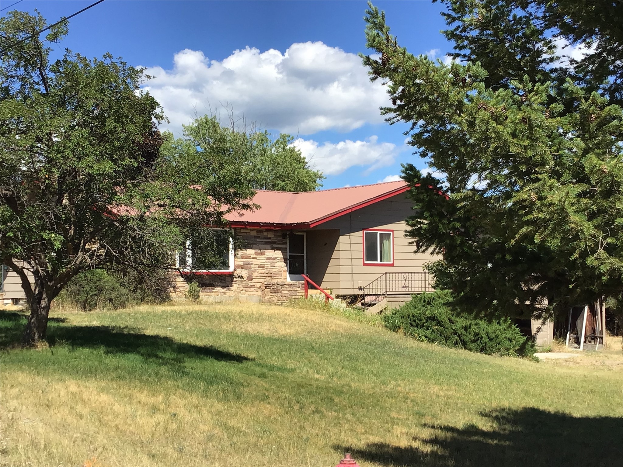 Front of main house as seen from Kerlee Ave