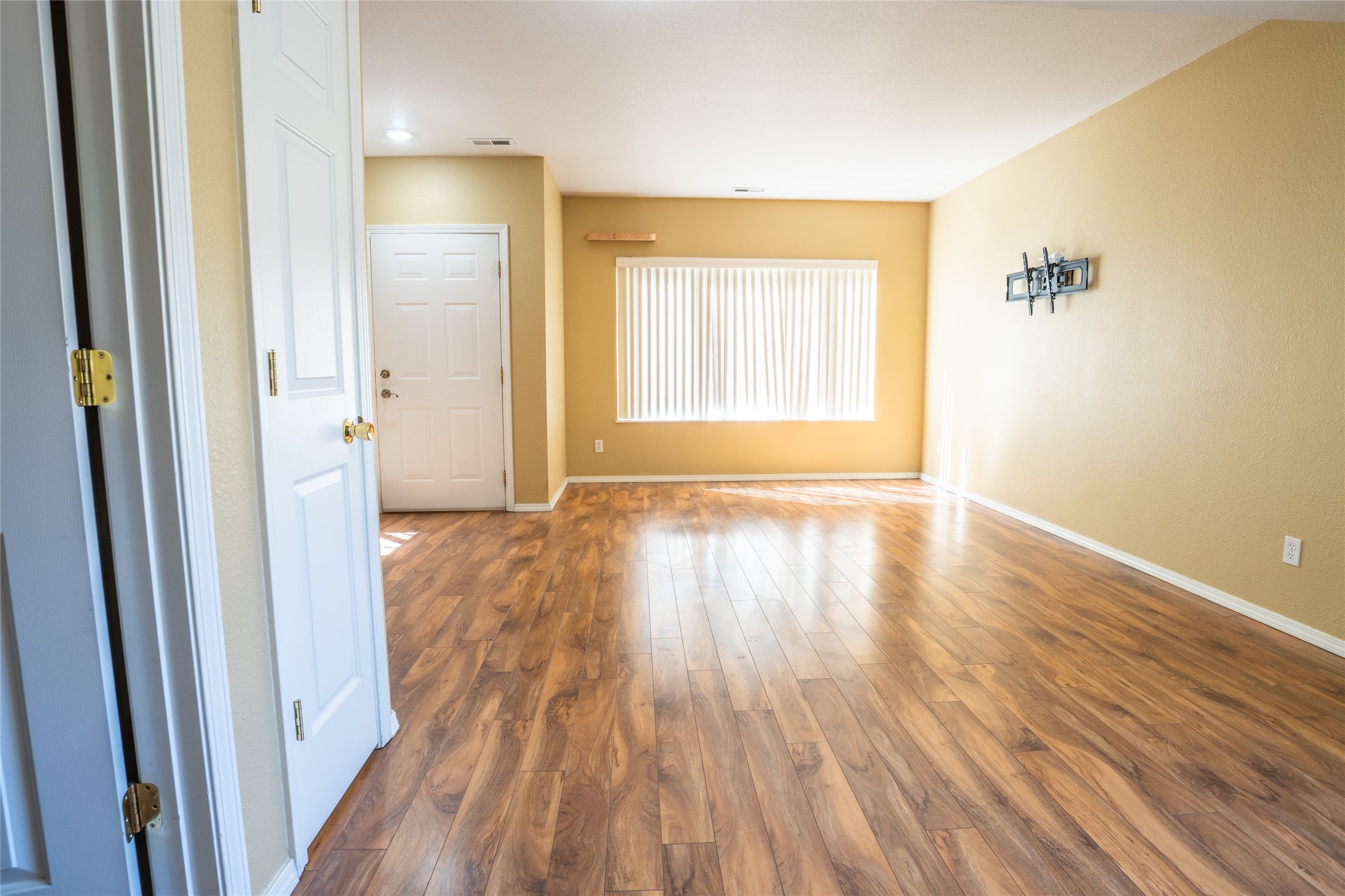 1323 Bridgecourt Way