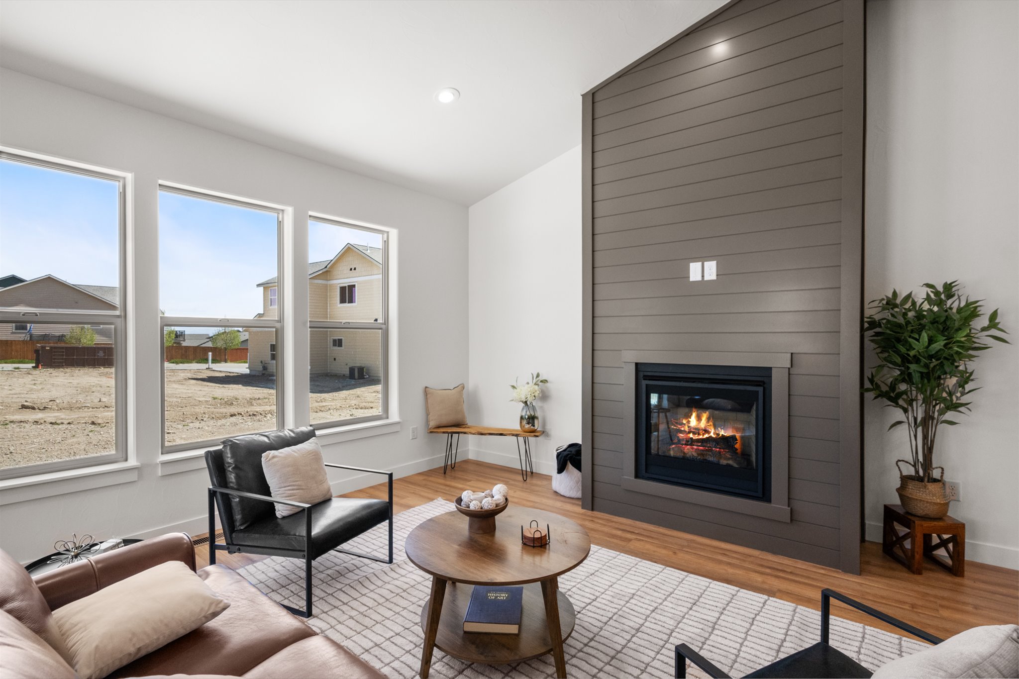 2758 Lone Chief Loop