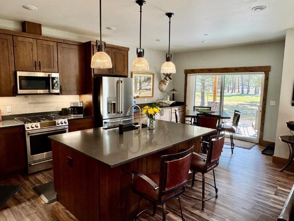 1350 Golf View Drive