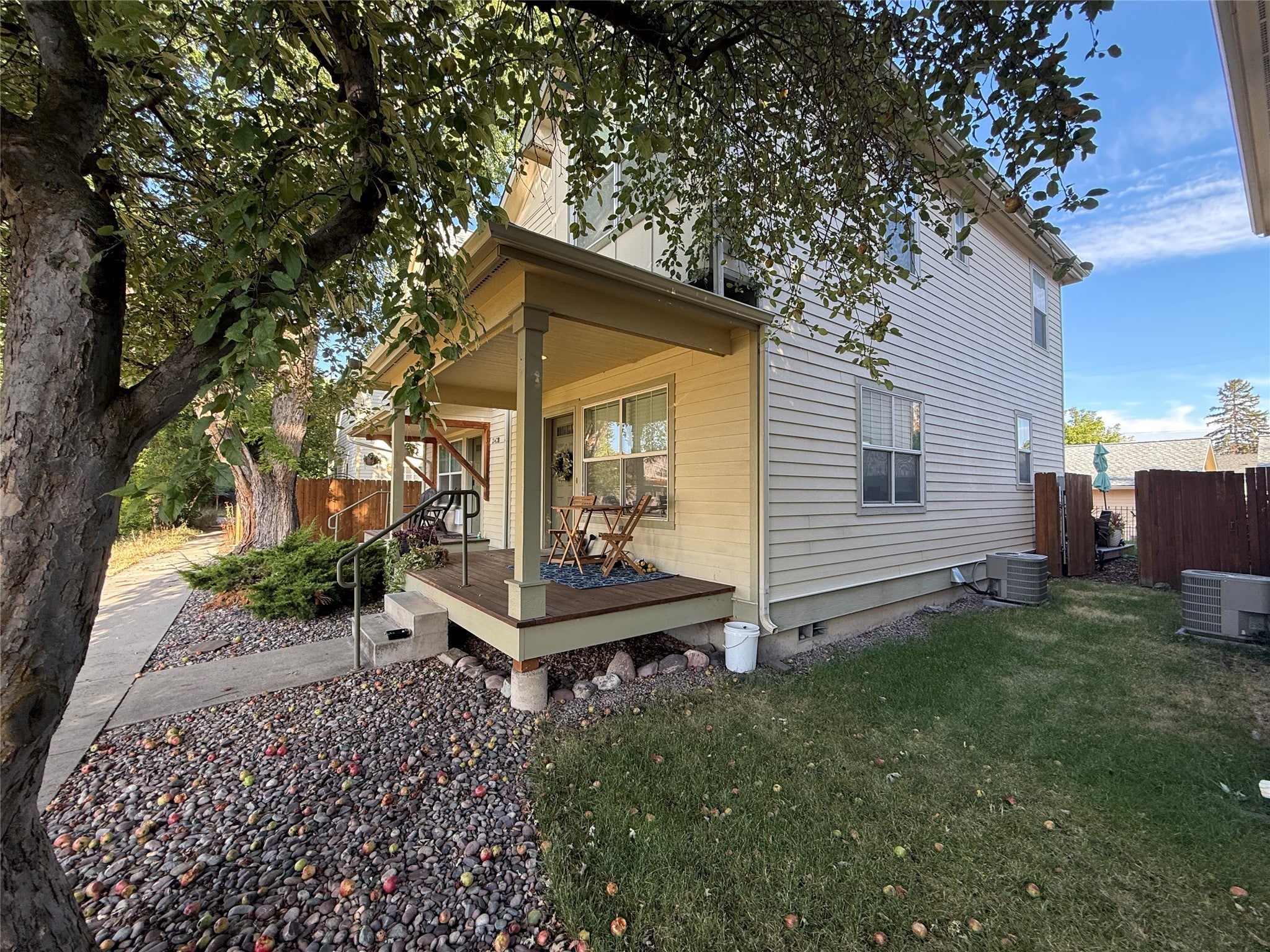 2142 S 6th Street W A