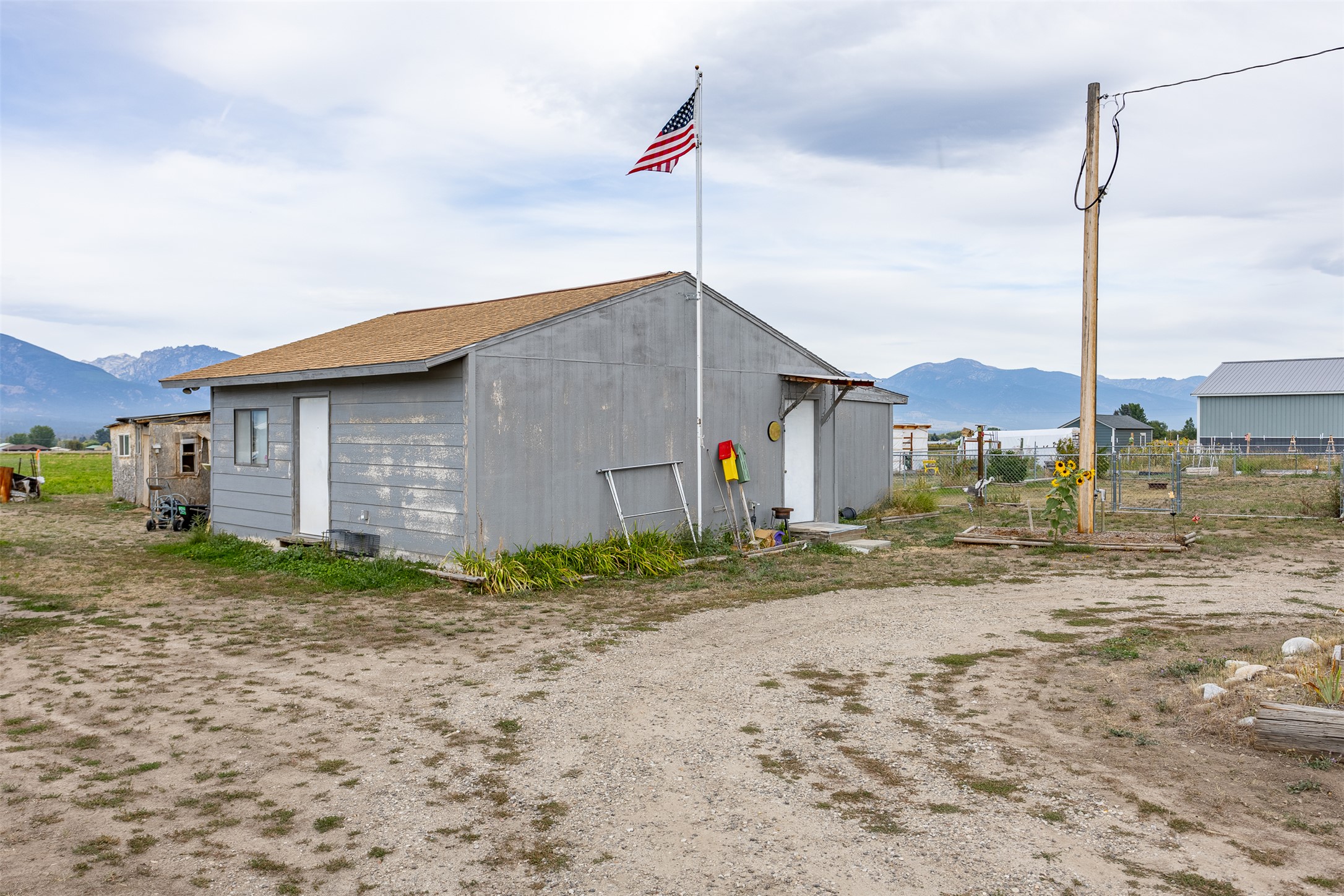 877 Oil Well Road