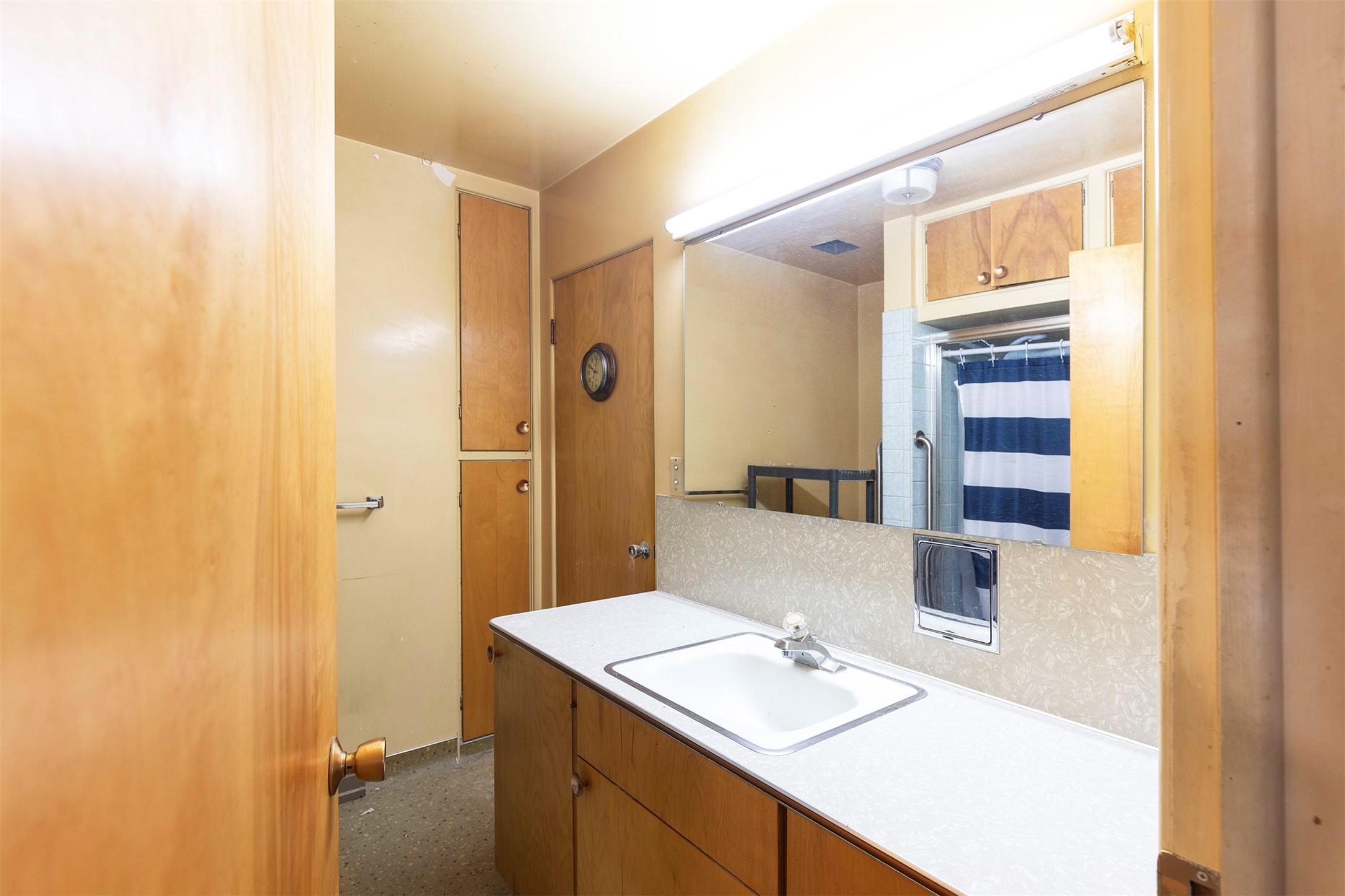 Missoula, Montana 59801, United States, 3 Bedrooms Bedrooms, ,2 BathroomsBathrooms,Residential,Pending,40243