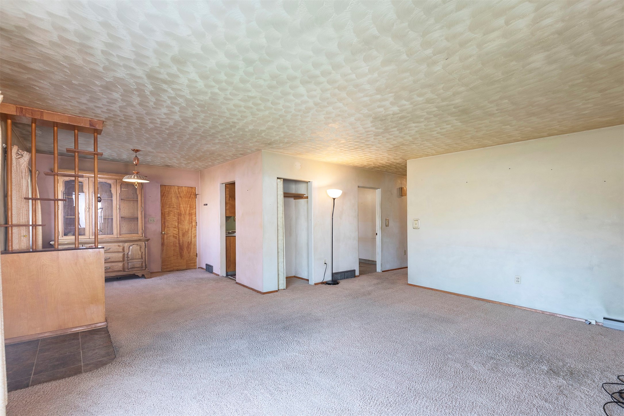 Missoula, Montana 59801, United States, 3 Bedrooms Bedrooms, ,2 BathroomsBathrooms,Residential,Pending,40243