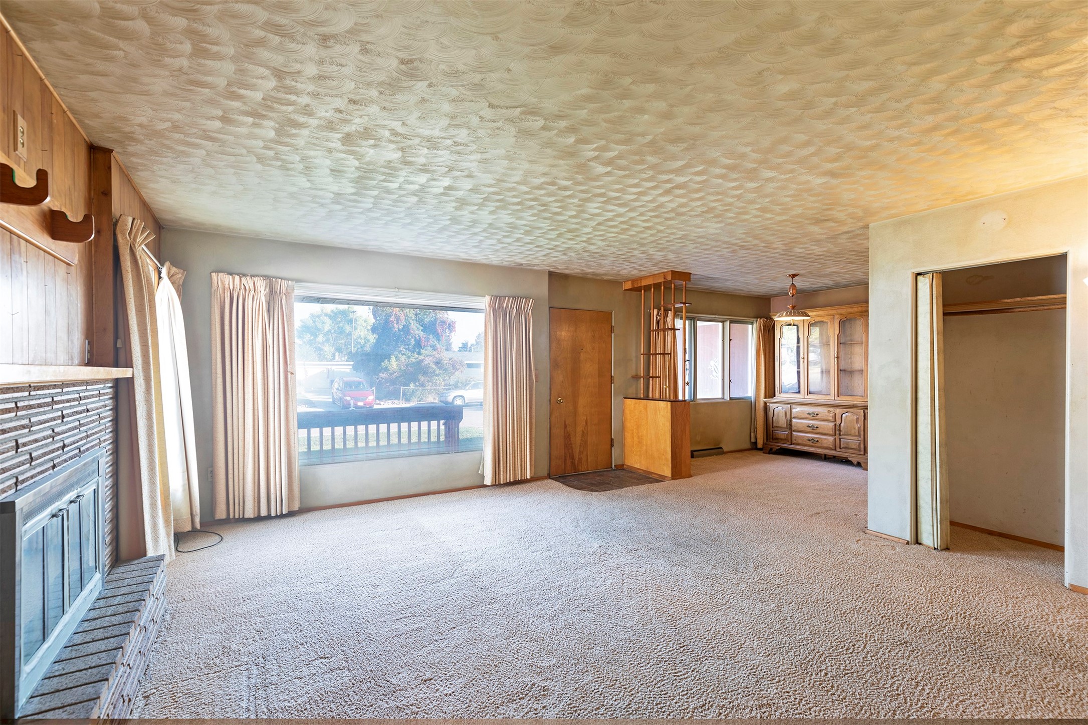 Missoula, Montana 59801, United States, 3 Bedrooms Bedrooms, ,2 BathroomsBathrooms,Residential,Pending,40243