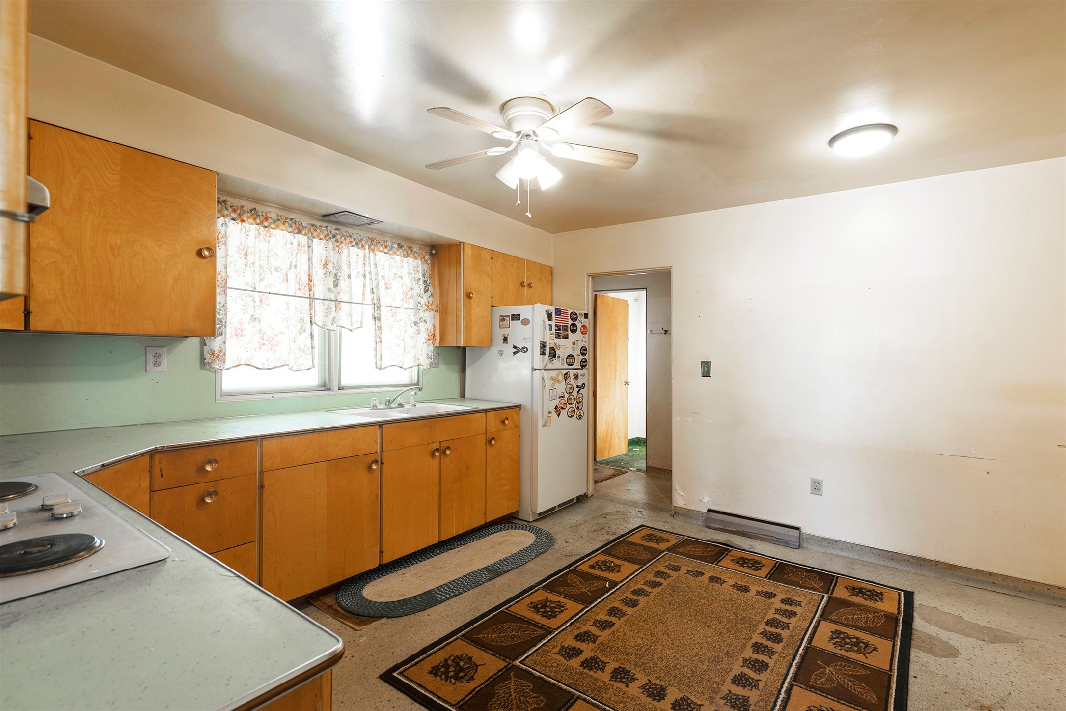 Missoula, Montana 59801, United States, 3 Bedrooms Bedrooms, ,2 BathroomsBathrooms,Residential,Pending,40243