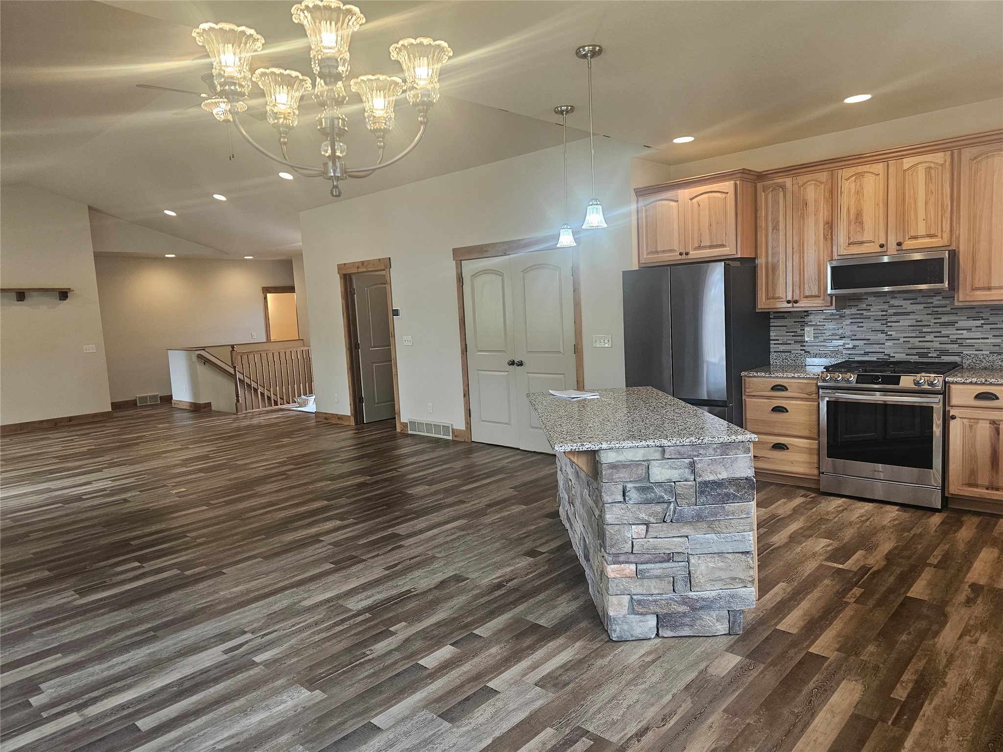 10487 Coulter Pine Street