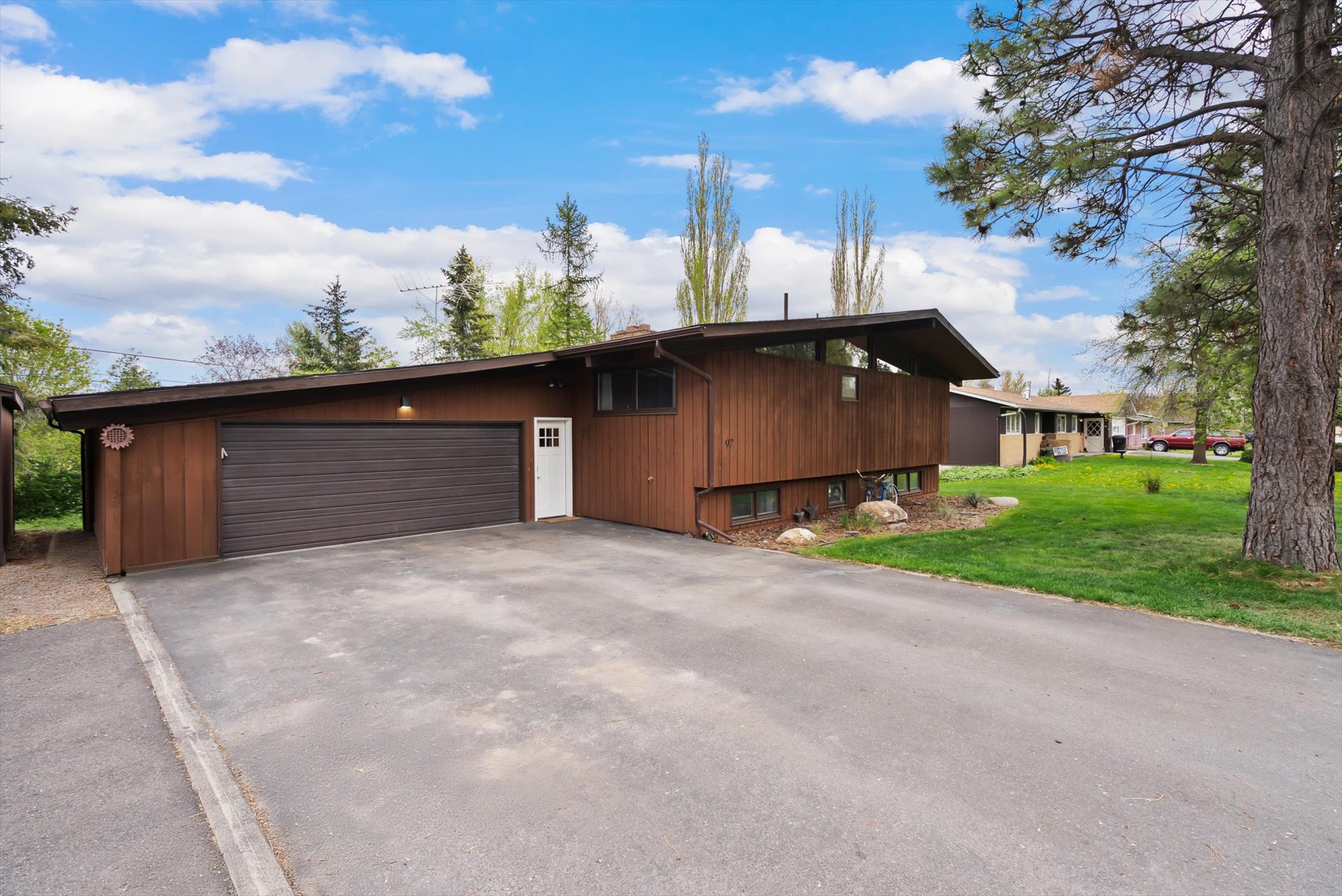 97 Northern Lights Boulevard