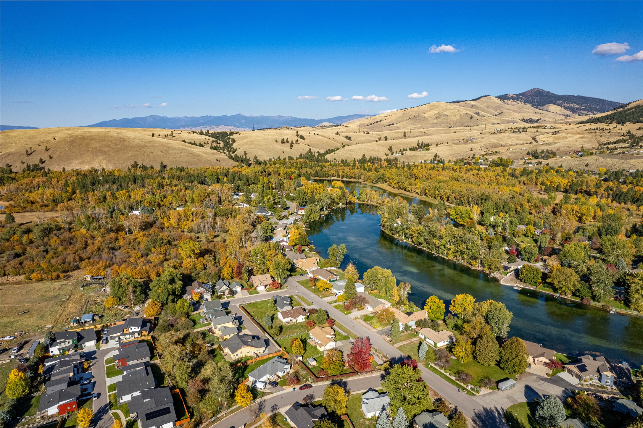 Lolo, Montana 59847, United States, 3 Bedrooms Bedrooms, ,2 BathroomsBathrooms,Residential,Pending,38803