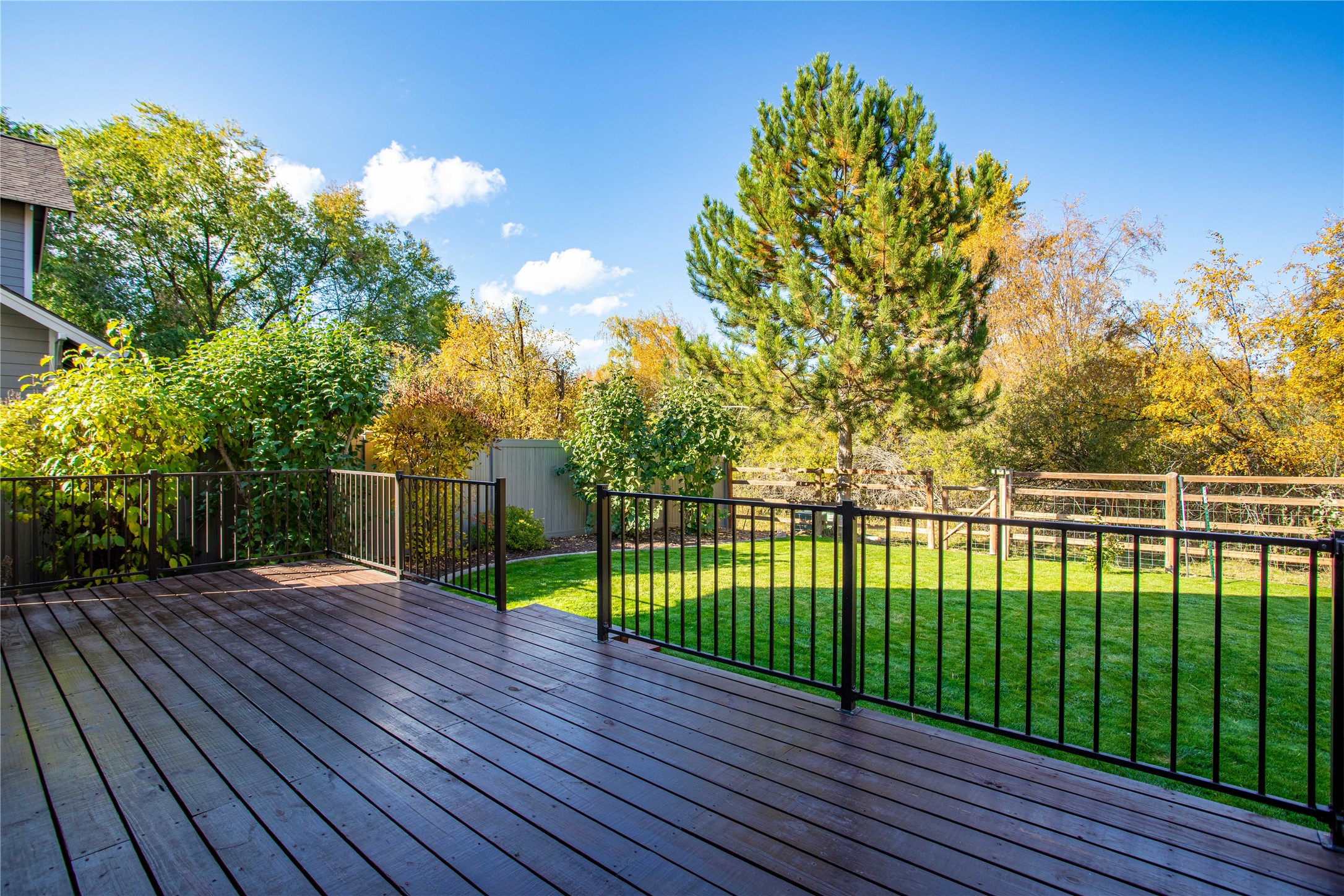 Lolo, Montana 59847, United States, 3 Bedrooms Bedrooms, ,2 BathroomsBathrooms,Residential,Pending,38803