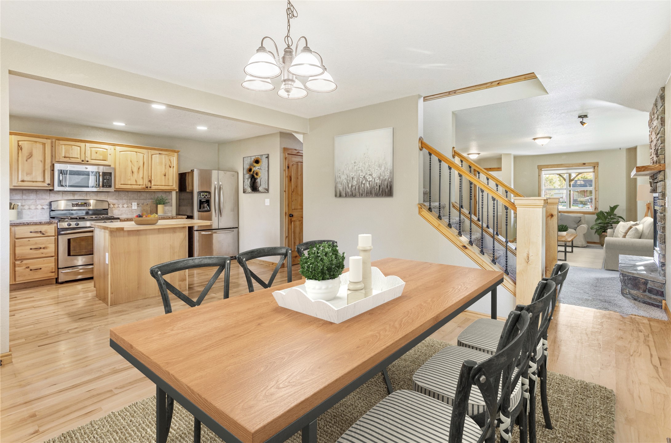 Lolo, Montana 59847, United States, 3 Bedrooms Bedrooms, ,2 BathroomsBathrooms,Residential,Pending,38803