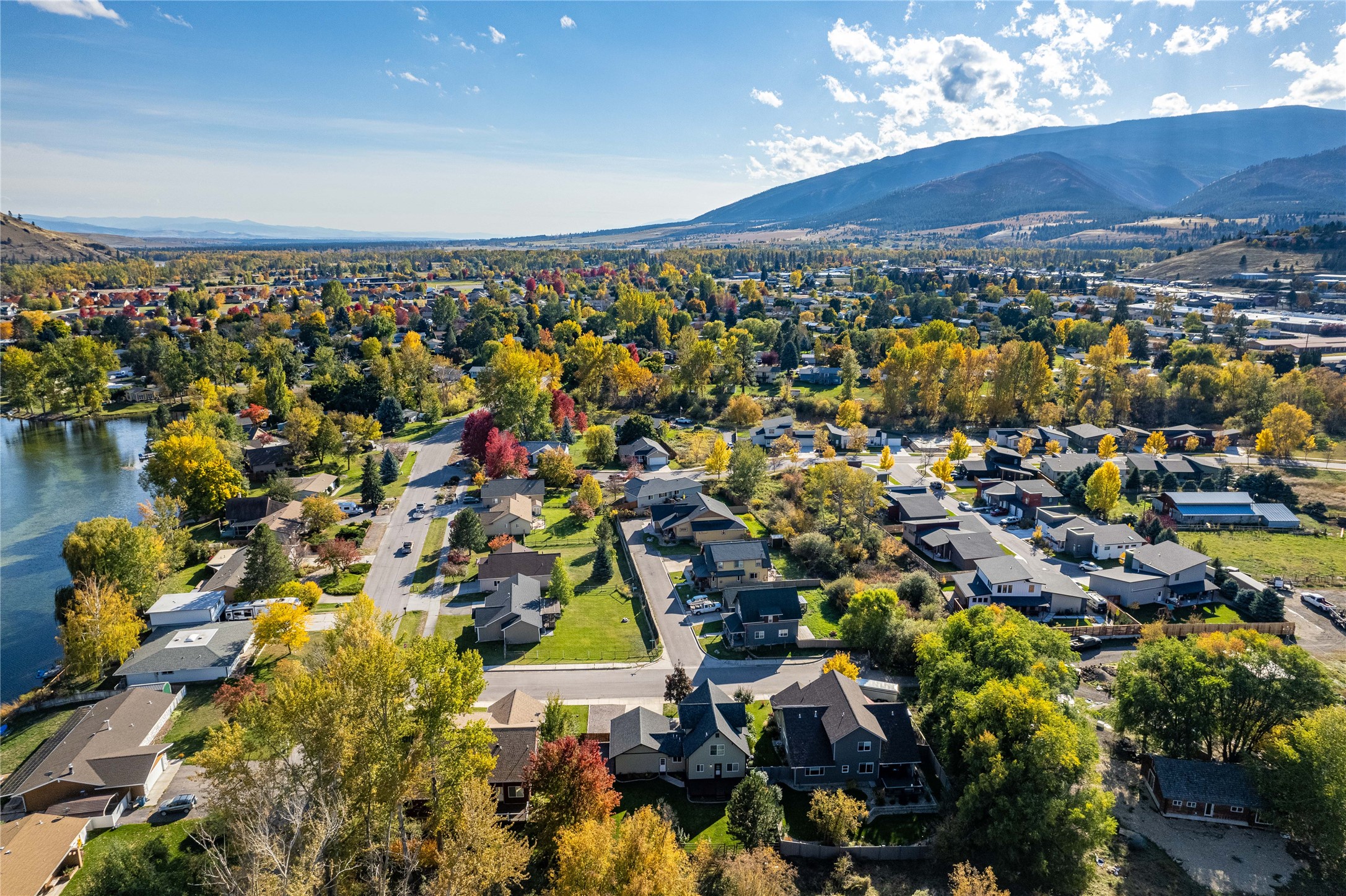 Lolo, Montana 59847, United States, 3 Bedrooms Bedrooms, ,2 BathroomsBathrooms,Residential,Pending,38803