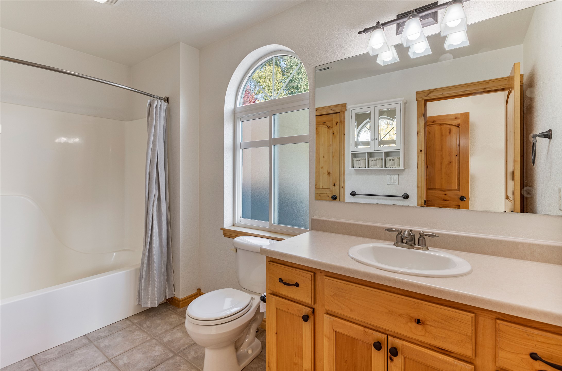 Lolo, Montana 59847, United States, 3 Bedrooms Bedrooms, ,2 BathroomsBathrooms,Residential,Pending,38803