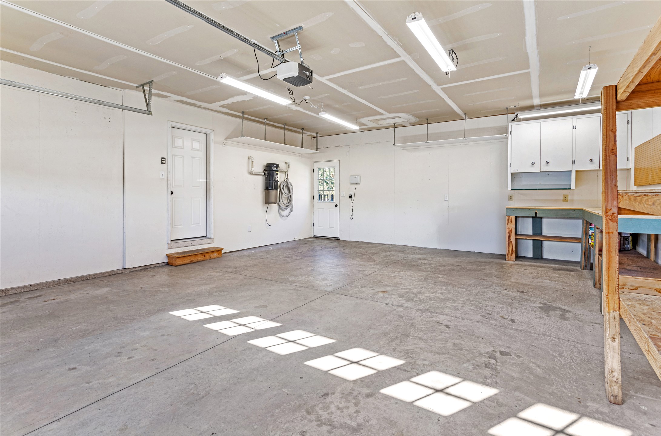 Lolo, Montana 59847, United States, 3 Bedrooms Bedrooms, ,2 BathroomsBathrooms,Residential,Pending,38803