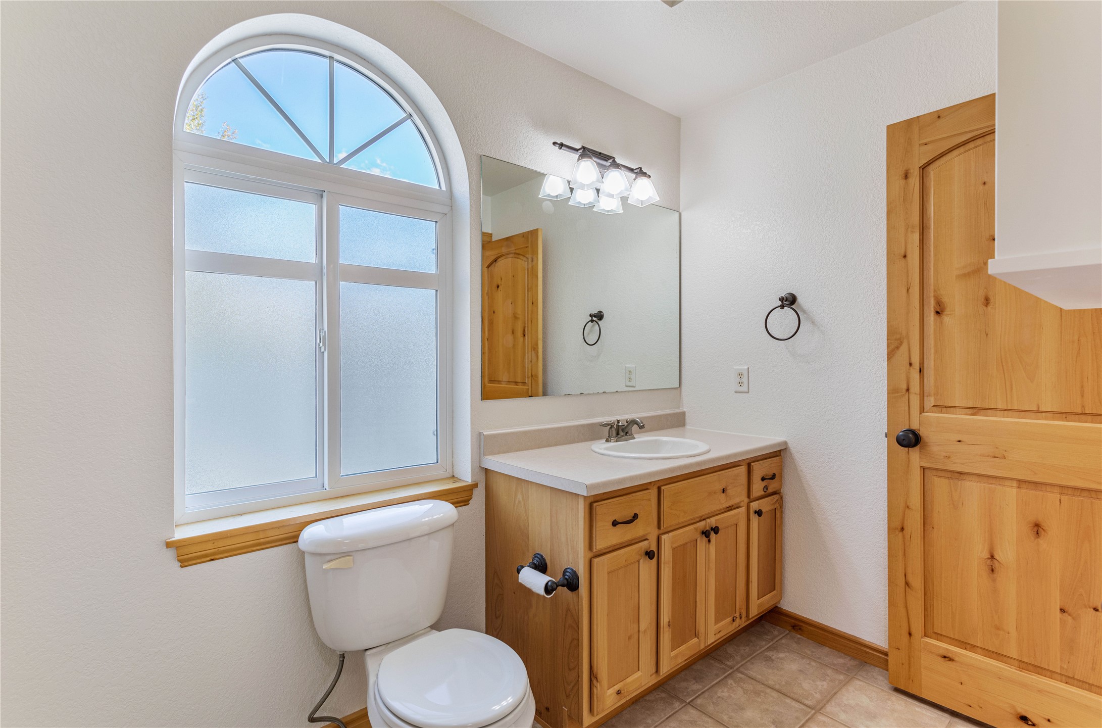 Lolo, Montana 59847, United States, 3 Bedrooms Bedrooms, ,2 BathroomsBathrooms,Residential,Pending,38803