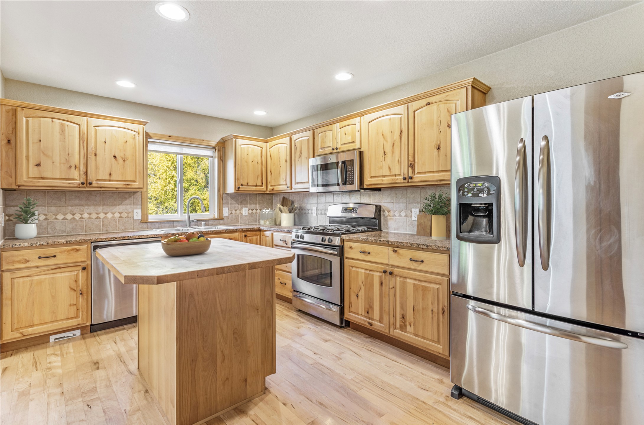 Lolo, Montana 59847, United States, 3 Bedrooms Bedrooms, ,2 BathroomsBathrooms,Residential,Pending,38803