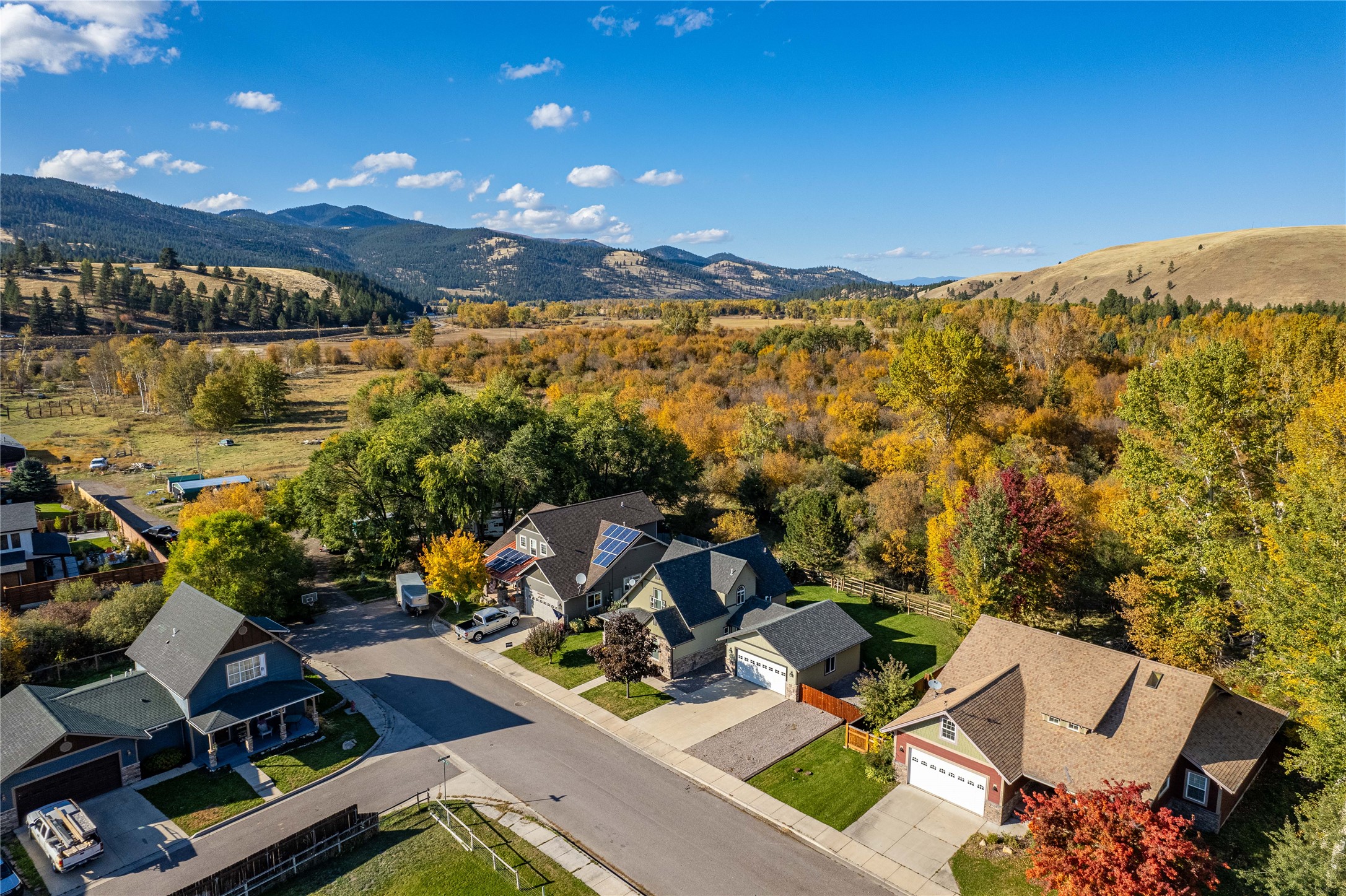 Lolo, Montana 59847, United States, 3 Bedrooms Bedrooms, ,2 BathroomsBathrooms,Residential,Pending,38803