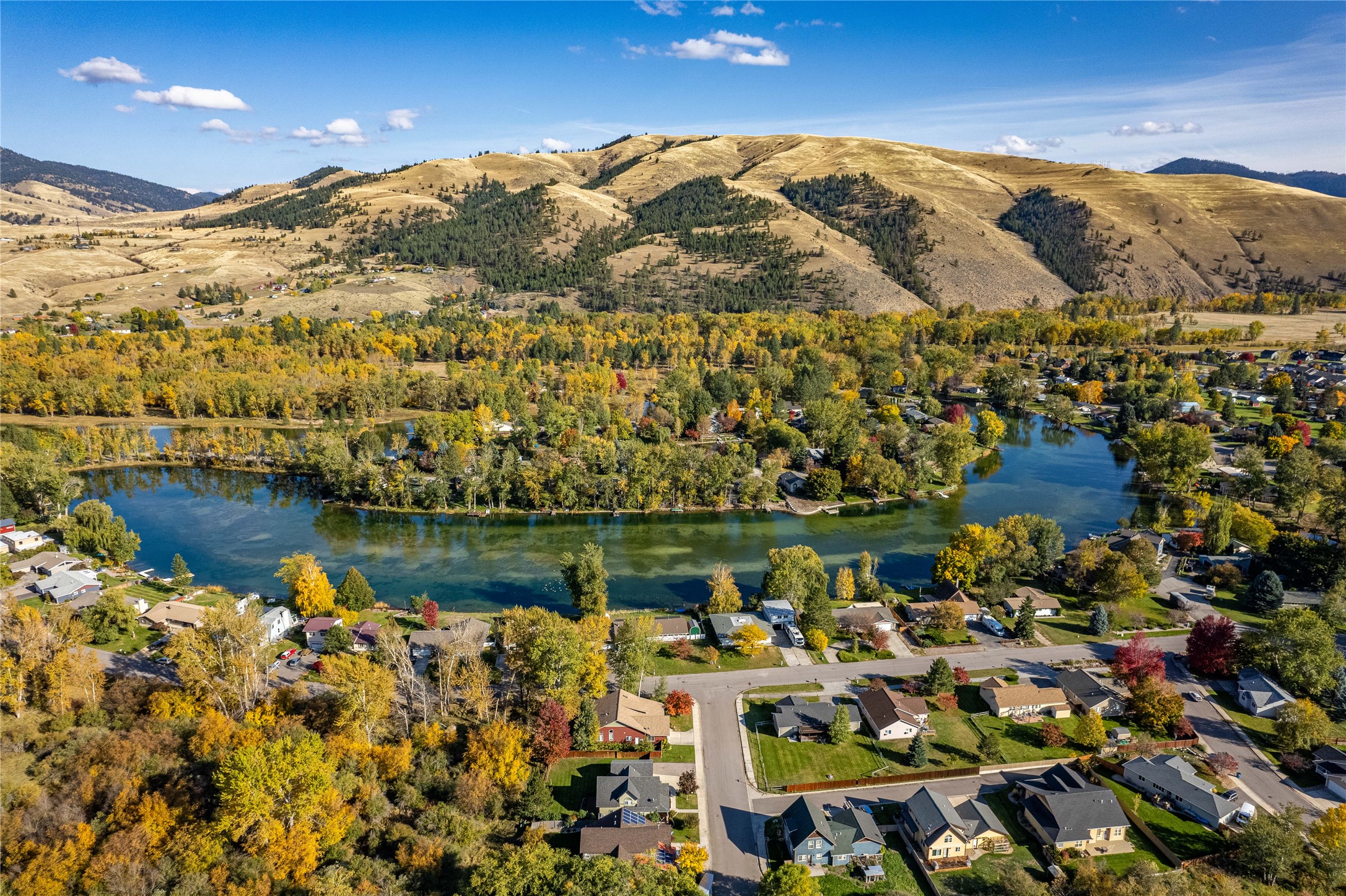 Lolo, Montana 59847, United States, 3 Bedrooms Bedrooms, ,2 BathroomsBathrooms,Residential,Pending,38803