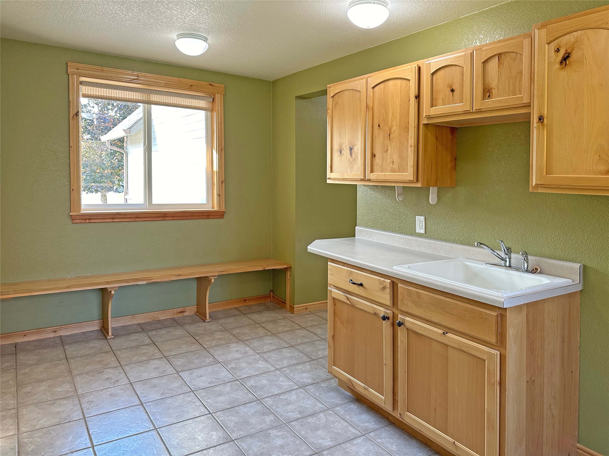 Lolo, Montana 59847, United States, 3 Bedrooms Bedrooms, ,2 BathroomsBathrooms,Residential,Pending,38803